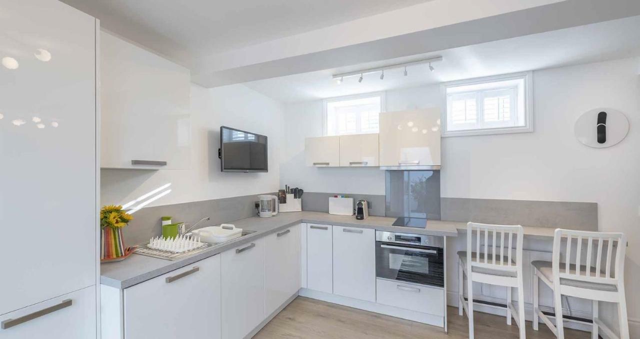 The Hideout Apartment Литам Сент Аннс Екстериор снимка