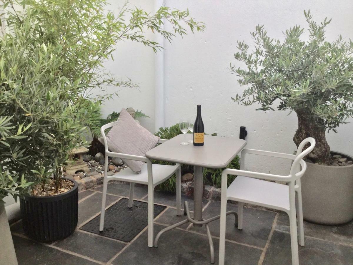 The Hideout Apartment Литам Сент Аннс Екстериор снимка